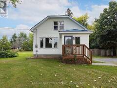 6074 BANK STREET South Frontenac Ontario, K0H 2W0