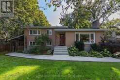 732 CENTRE STREET | Kingston Ontario | Slide Image Two