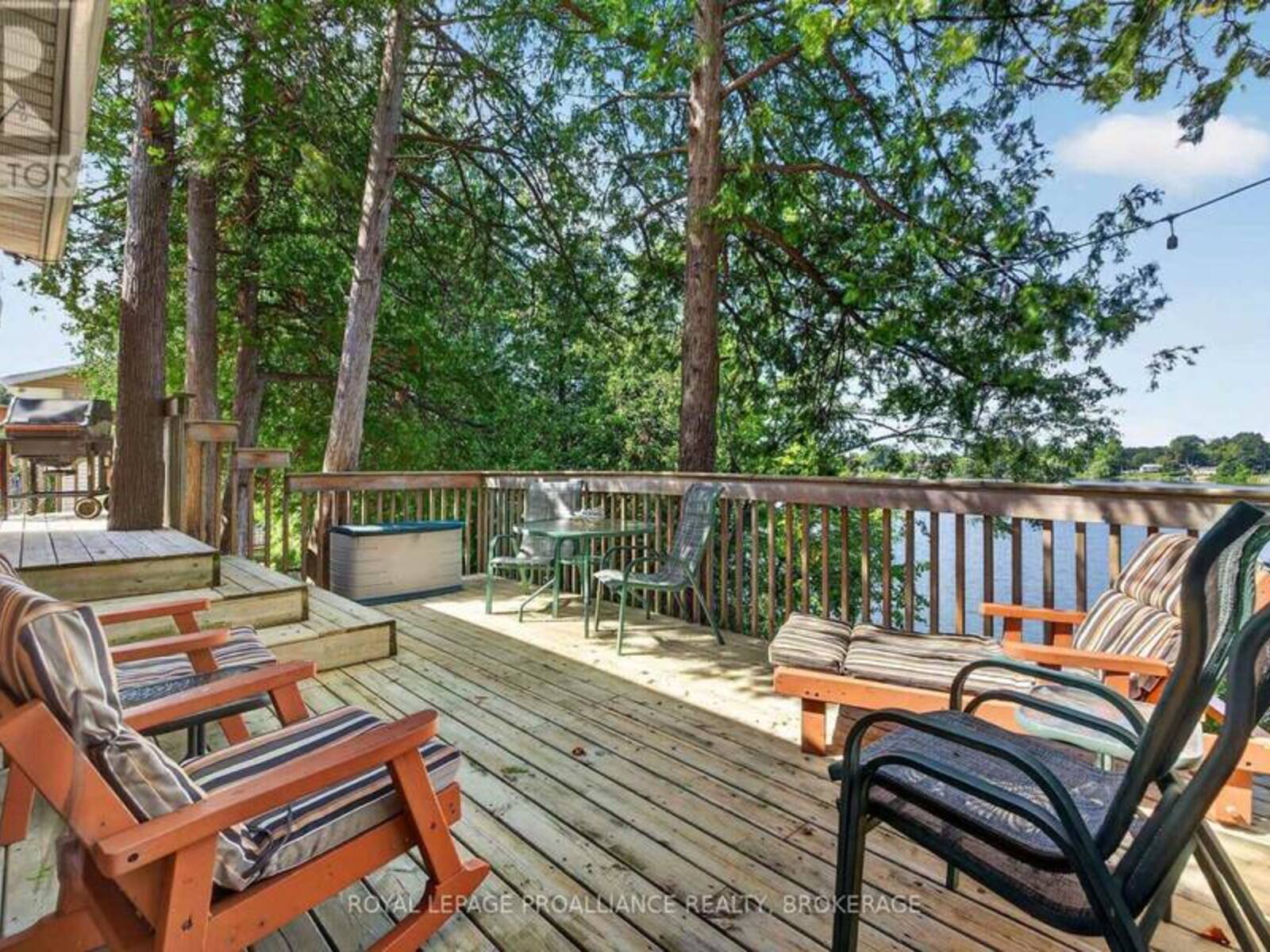 1006 ROCKY SHORE LANE, South Frontenac, Ontario K0H 1W0
