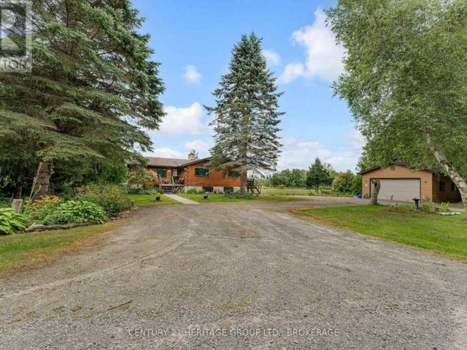 137 OLD RIVER ROAD W, Leeds and the Thousand Islands, Ontario K0E 1R0