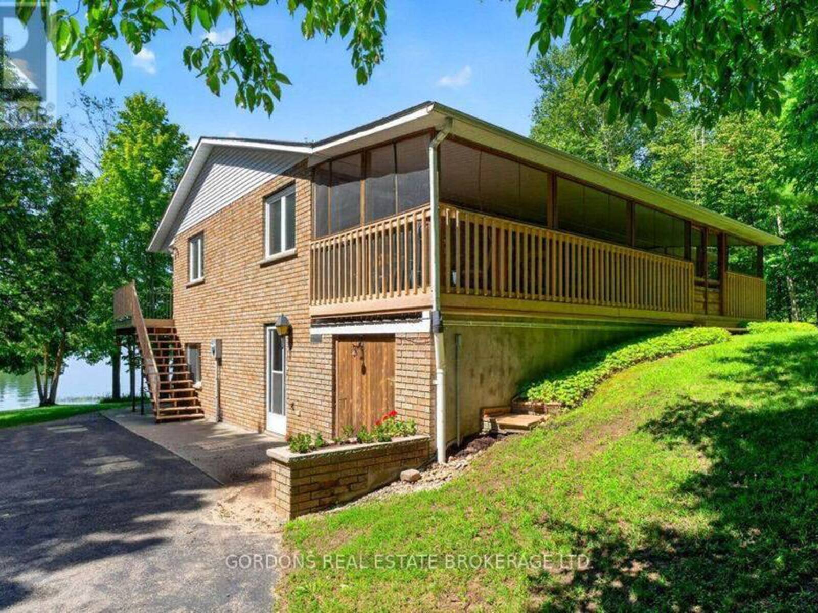 2950 R29, Rideau Lakes, Ontario K0G 1V0