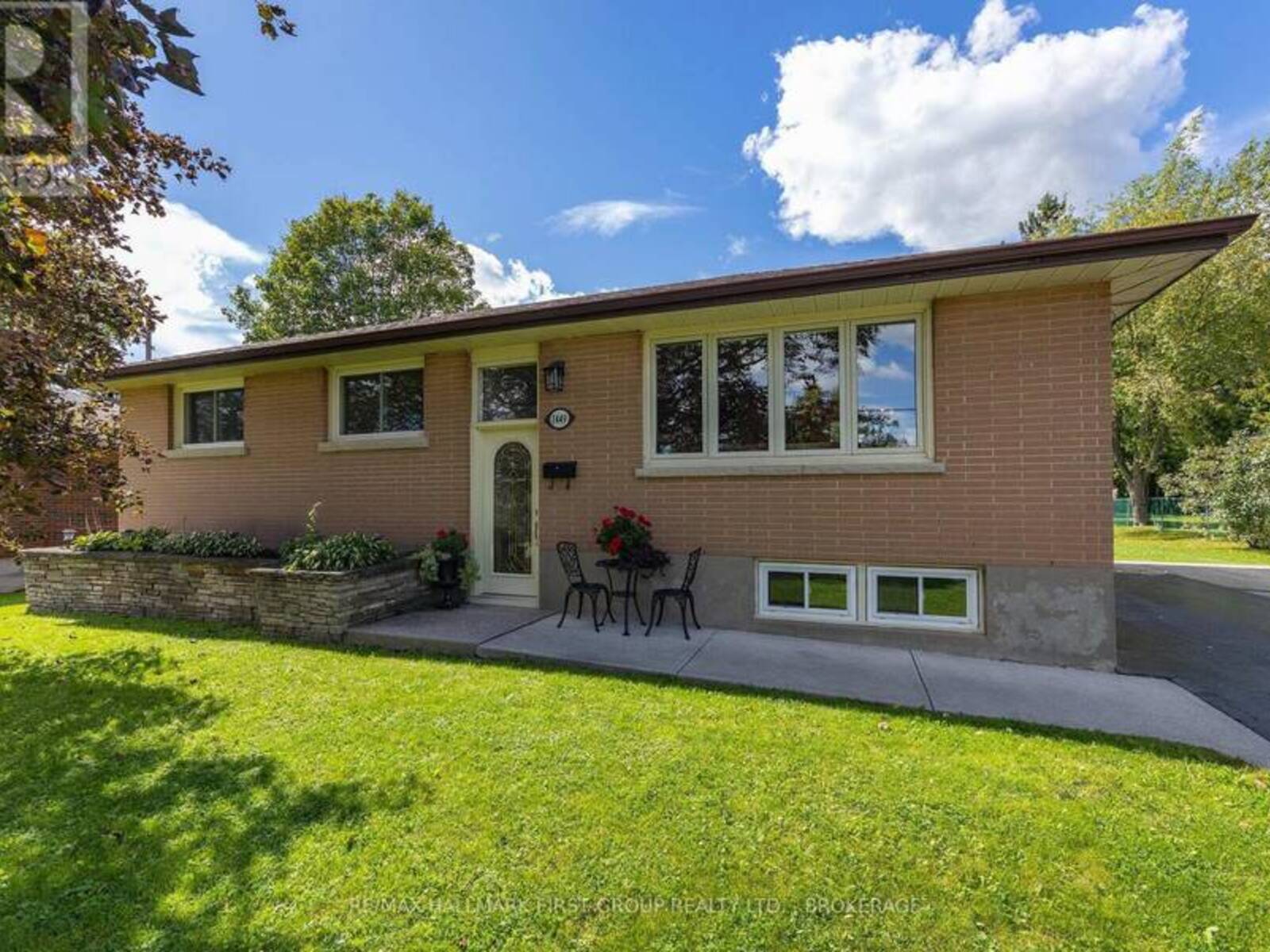 1449 AVONDALE CRESCENT, Kingston, Ontario K7P 2V3