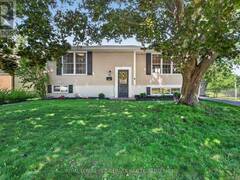 691 AYLMER CRESCENT Kingston Ontario, K7M 6L7