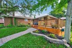 38 WILLOWBANK ROAD W | Gananoque Ontario | Slide Image Three