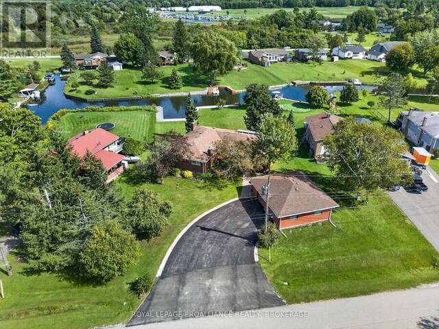 38 WILLOWBANK ROAD W Gananoque Ontario, K7G 2V5 - 4 Bedrooms Waterfront Home For sale