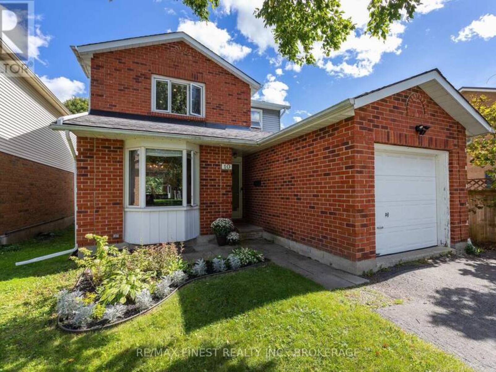 10 CHARTWELL CRESCENT, Kingston, Ontario K7K 6M5