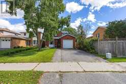 10 CHARTWELL CRESCENT | Kingston Ontario | Slide Image Two