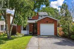 10 CHARTWELL CRESCENT | Kingston Ontario | Slide Image Three