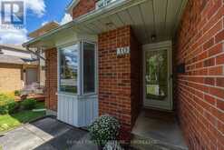 10 CHARTWELL CRESCENT | Kingston Ontario | Slide Image Four