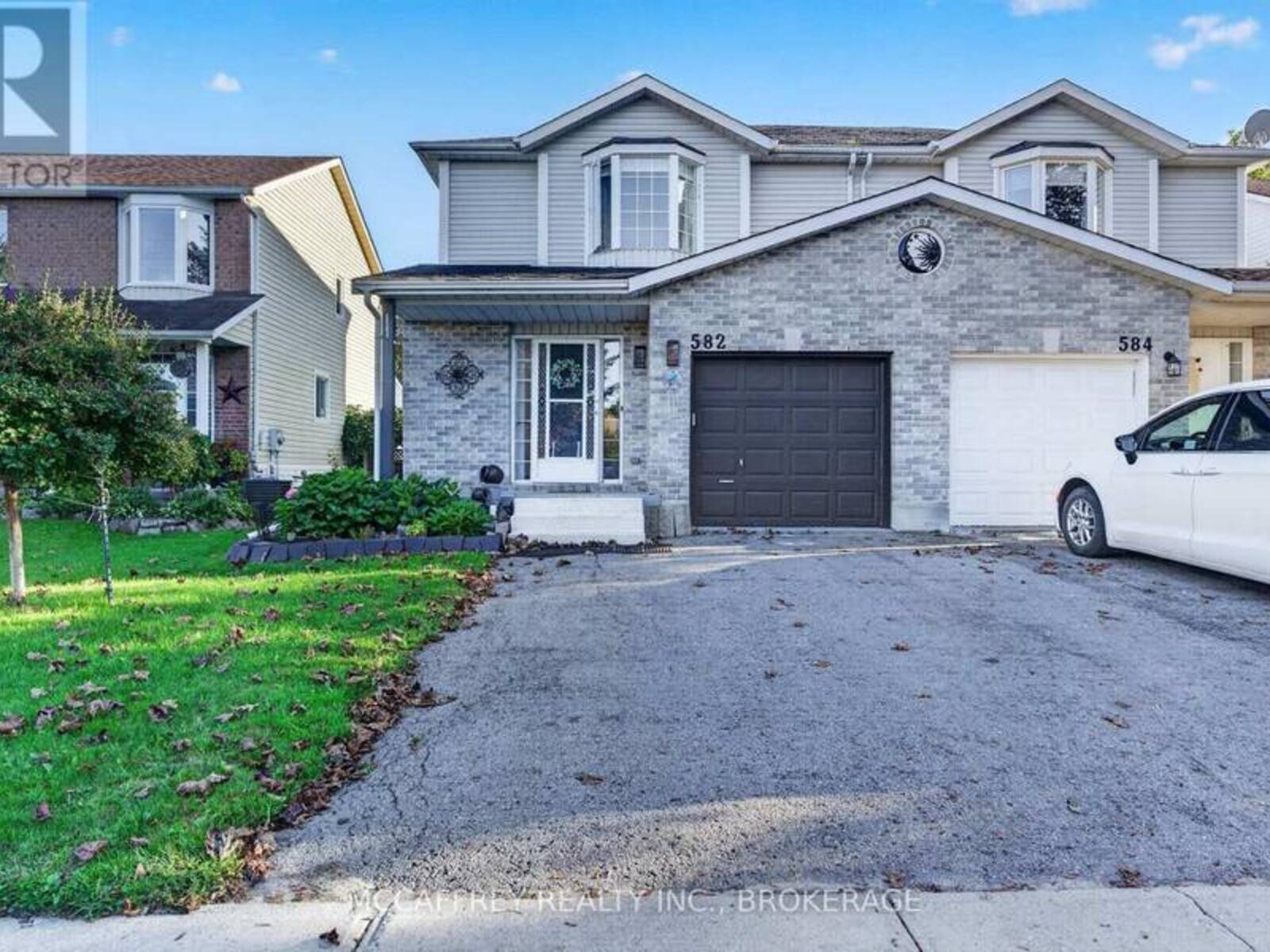 582 BARNSLEY CRESCENT, Kingston, Ontario K7M 8X3