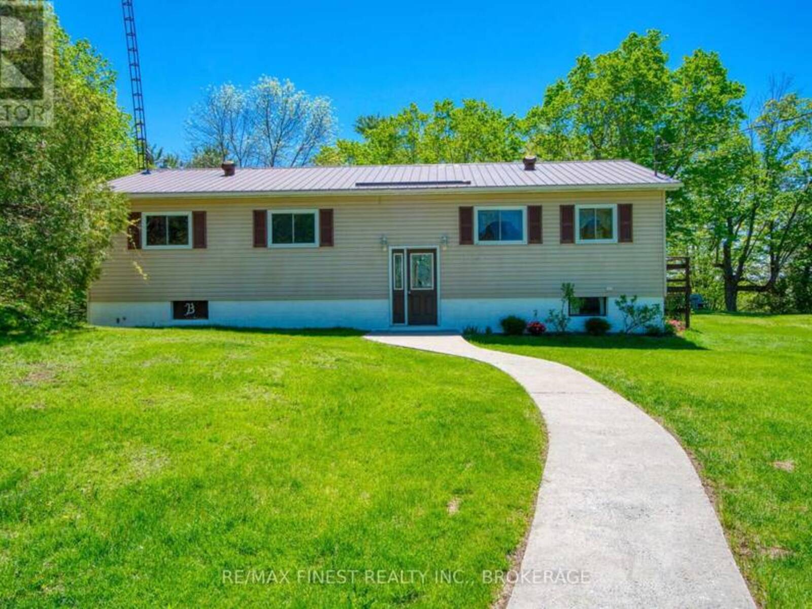 1182 CLEMENT ROAD, Central Frontenac, Ontario K0H 2P0