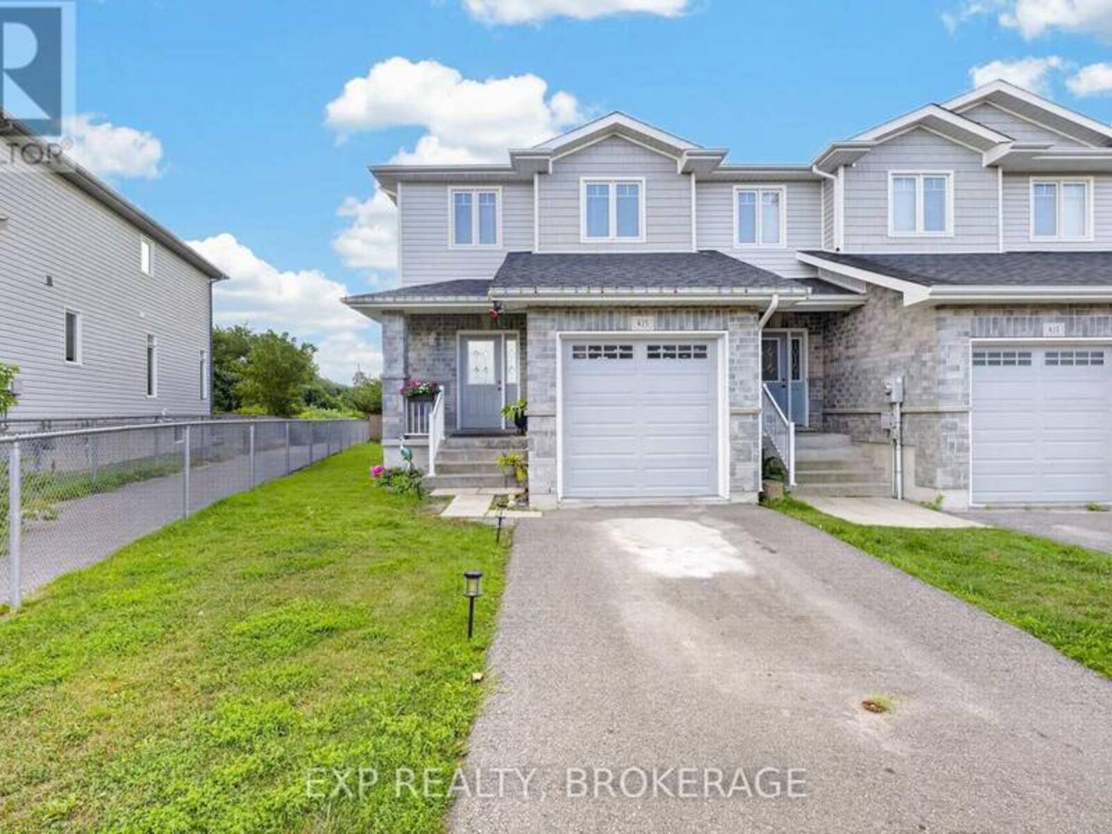 925 BLOSSOM STREET, Kingston, Ontario K7P 0N2
