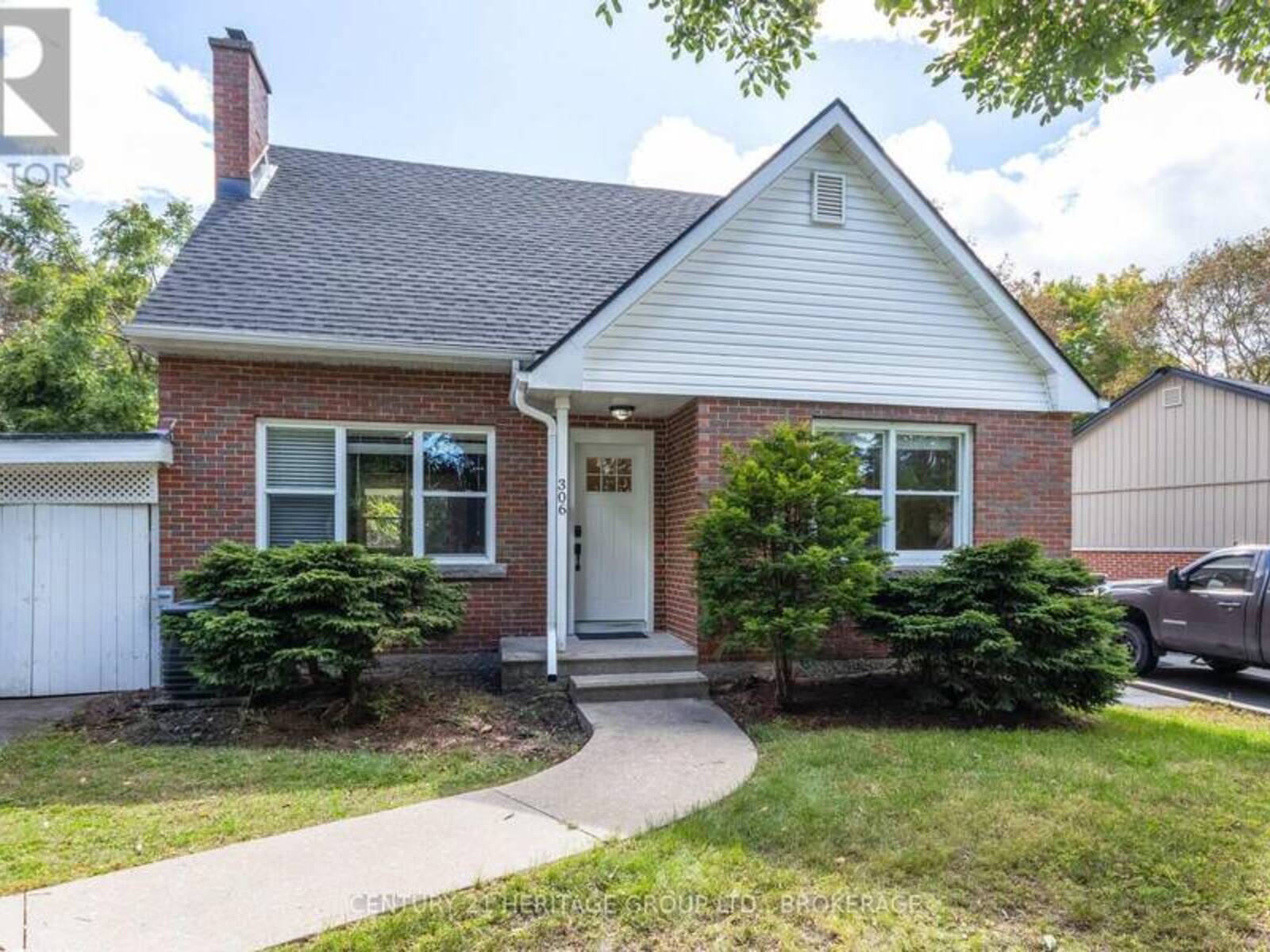 306 GLENGARRY ROAD, Kingston, Ontario K7M 3J9