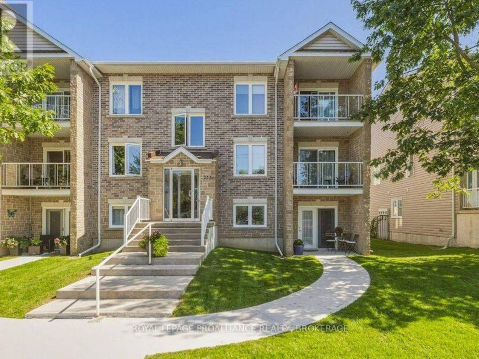 2104 - 225 OAK STREET, Gananoque, Ontario K7G 2R5