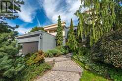 3 AUTHORS LANE | Kingston Ontario | Slide Image Thirty-nine