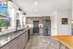 12 DRUMMOND STREET | Kingston Ontario | Slide Image Sixteen