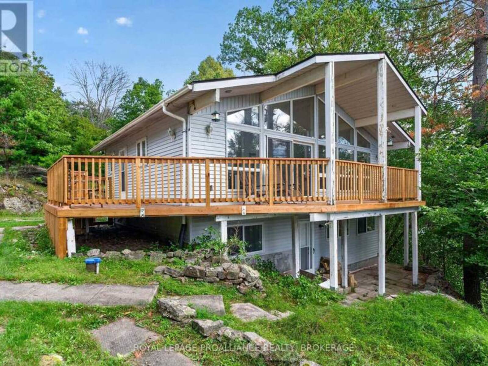 39 RUGGED LANE, Rideau Lakes, Ontario K0G 1E0