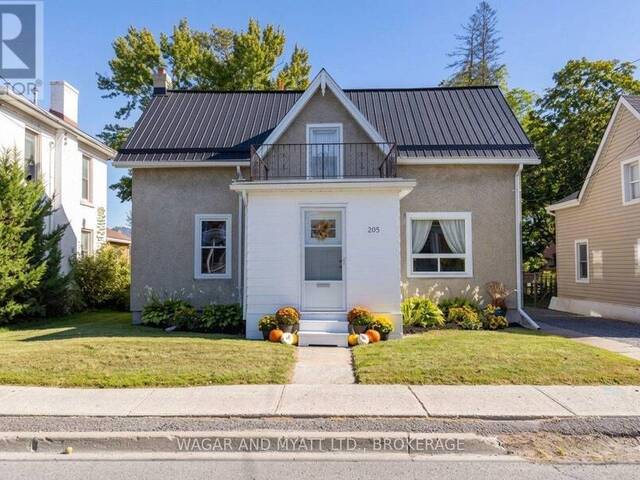 205 CENTRE STREET N Greater Napanee Ontario, K7R 1N7 - 4 Bedrooms Home For Sale