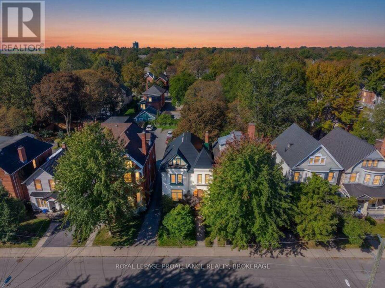 236 FRONTENAC STREET, Kingston, Ontario K7L 3S6