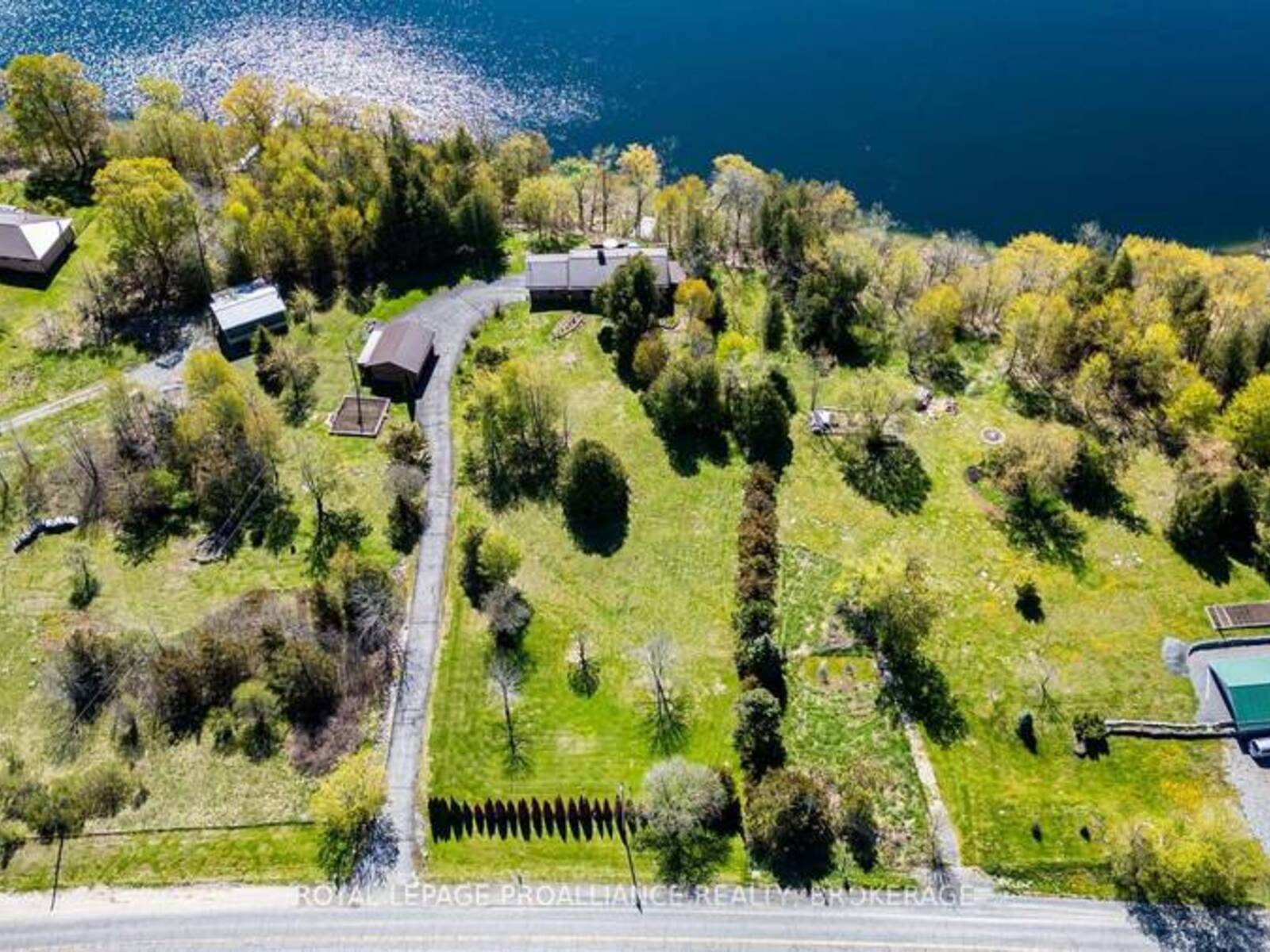 4822 BATTERSEA ROAD, South Frontenac, Ontario K0H 1H0