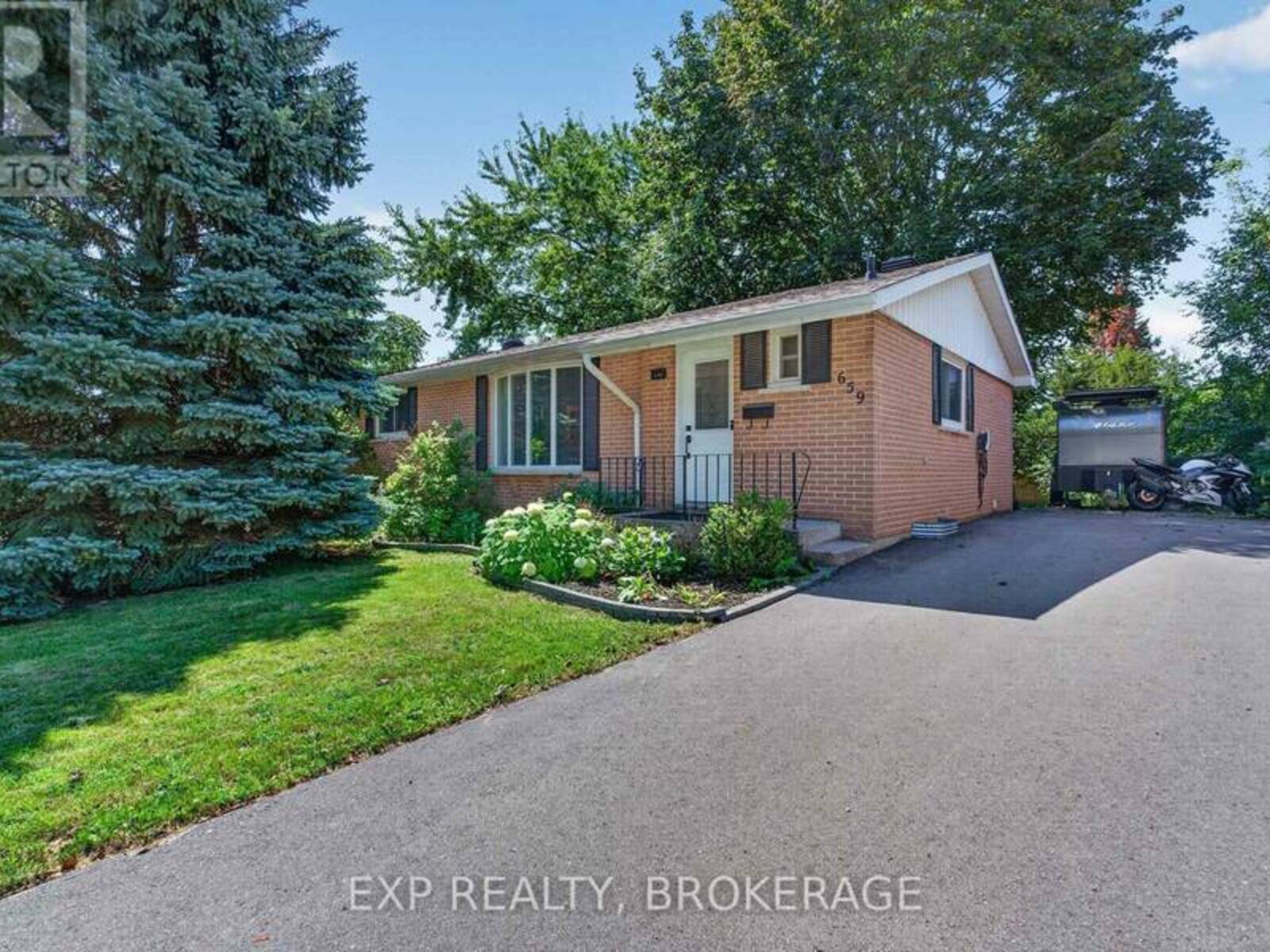 659 SUSSEX BOULEVARD, Kingston, Ontario K7M 5A9