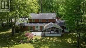 25 RIVERSIDE DRIVE | Kingston Ontario | Slide Image Five