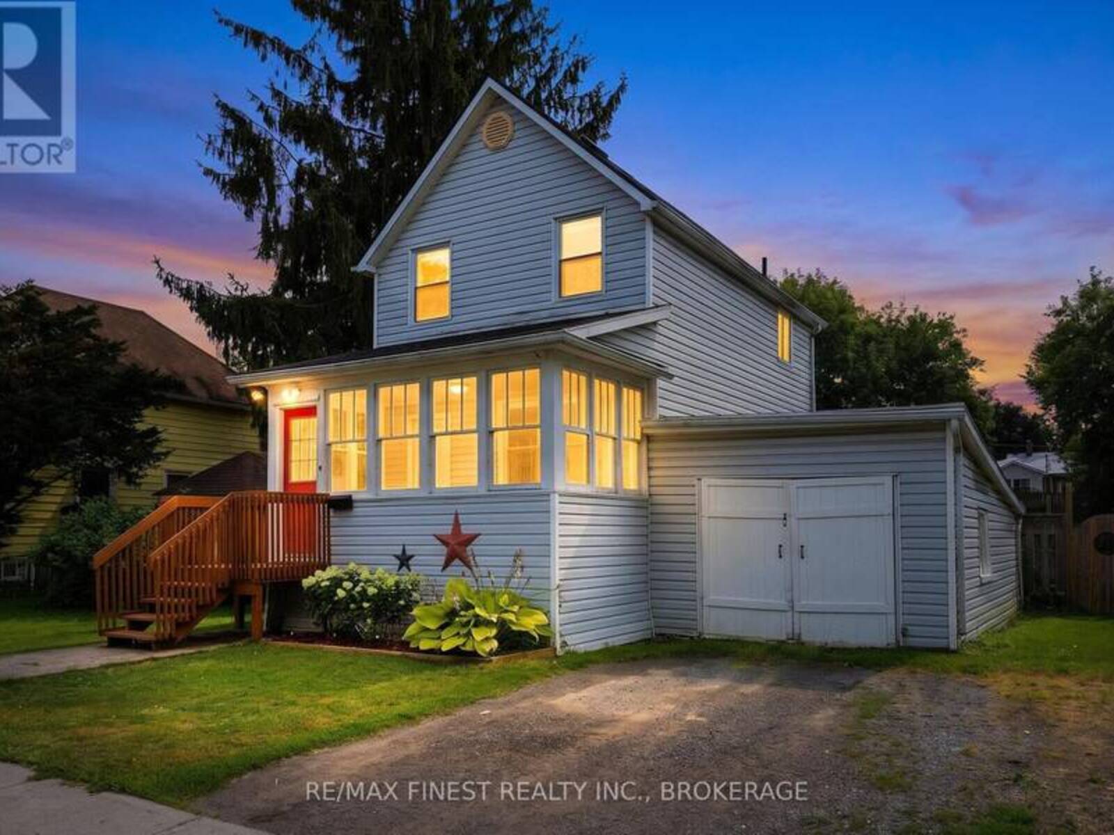 348 CHARLES STREET N, Gananoque, Ontario K7G 1V4