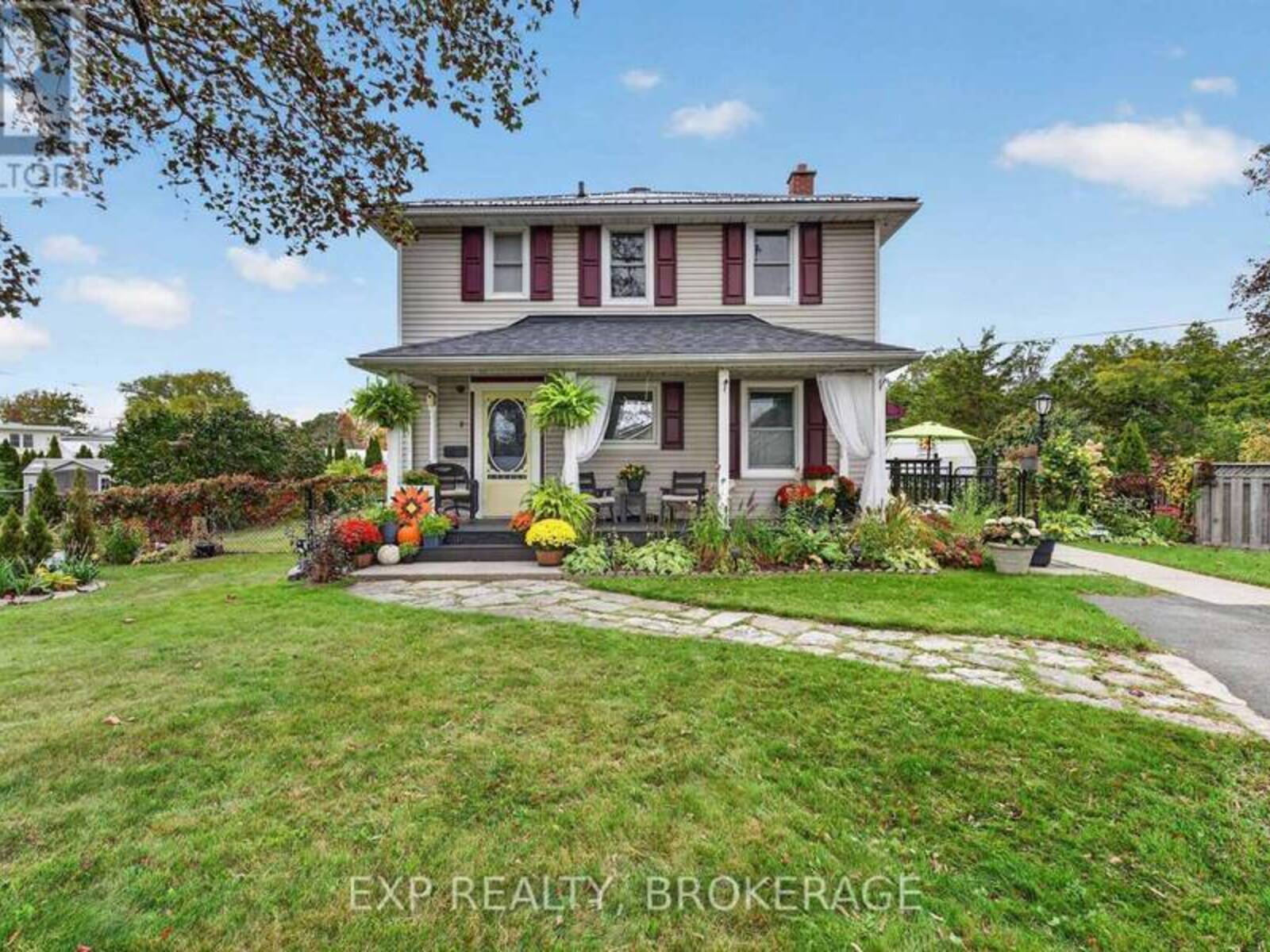8 ORTONA CRESCENT, Prince Edward, Ontario K0K 2T0