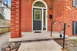 984 WATERBURY CRESCENT | Kingston Ontario | Slide Image Three