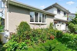 207 ROBERT WALLACE DRIVE | Kingston Ontario | Slide Image Three