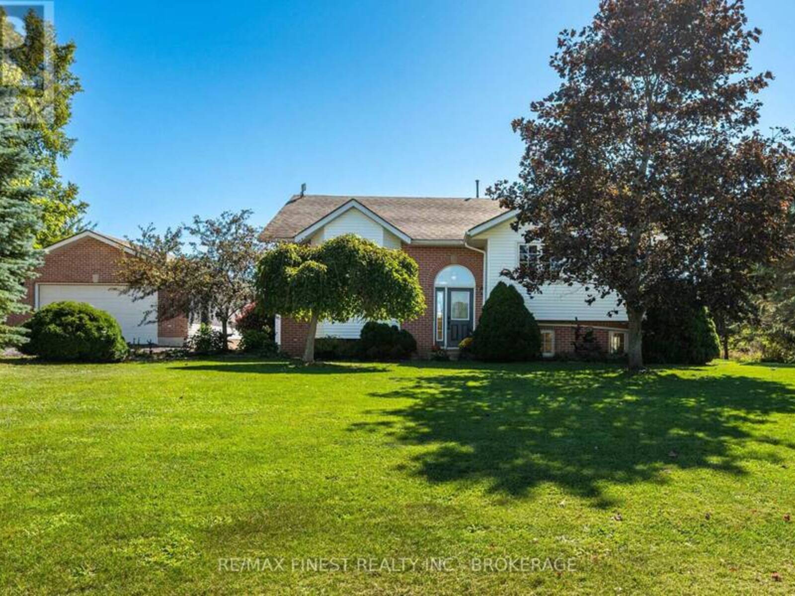 2442 KEELEY ROAD, South Frontenac, Ontario K0H 2T0