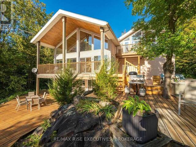 62 APPLE JACK LANE South Frontenac Ontario, K0H 1H0 - 4 Bedrooms Waterfront Home For sale