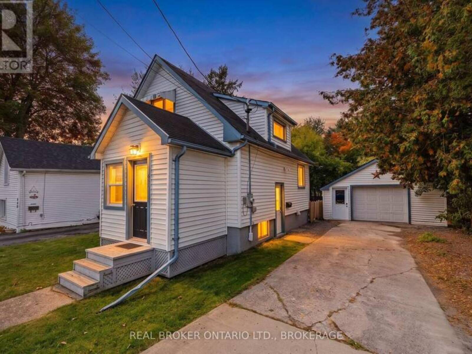 657 COLLINS BAY ROAD, Kingston, Ontario K7M 5G7