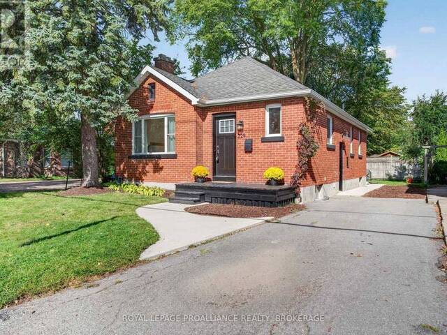 229 PARK STREET Kingston Ontario, K7L 1K4 - 2 Bedrooms Home For Sale