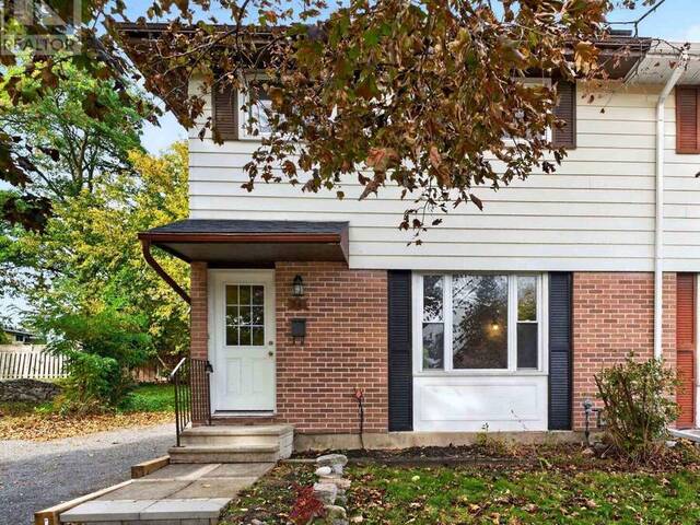 54 WOODSTONE CRESCENT Kingston Ontario, K7M 6K9 - 5 Bedrooms Home For Sale