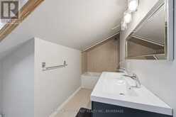 94 SYDENHAM STREET | Kingston Ontario | Slide Image Sixteen