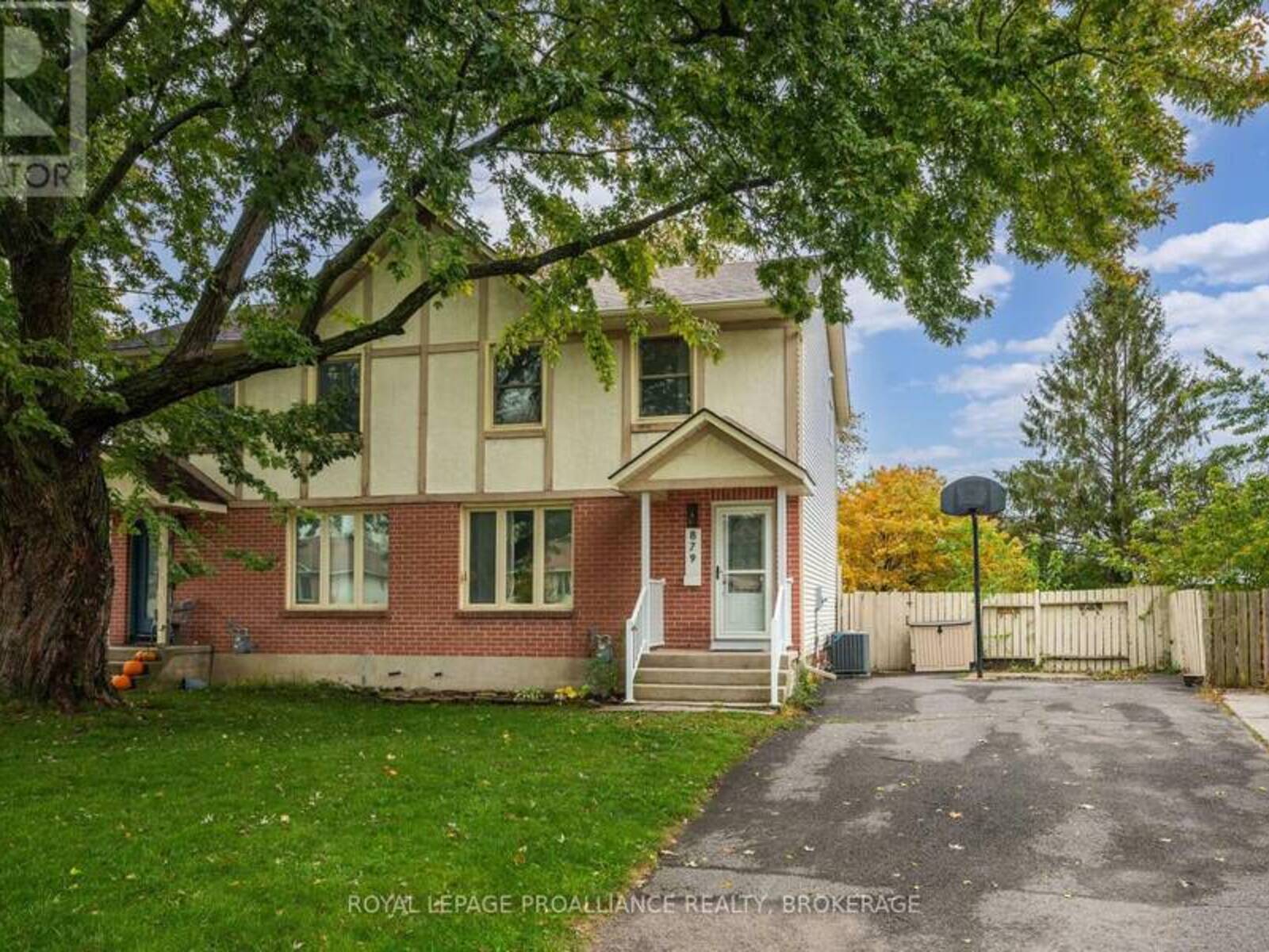 879 BEACONHILL COURT, Kingston, Ontario K7P 2B1