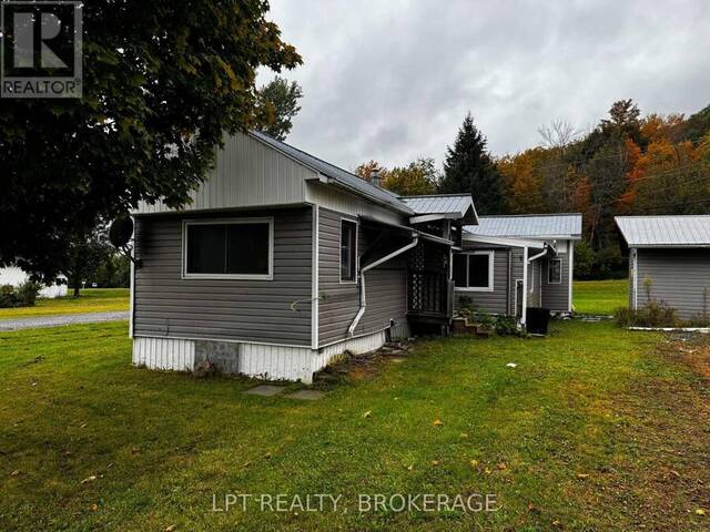 1 - 227 BIG HILL ROAD Leeds and the Thousand Islands Ontario, K0H 2N0 - 2 Bedrooms Home For Sale