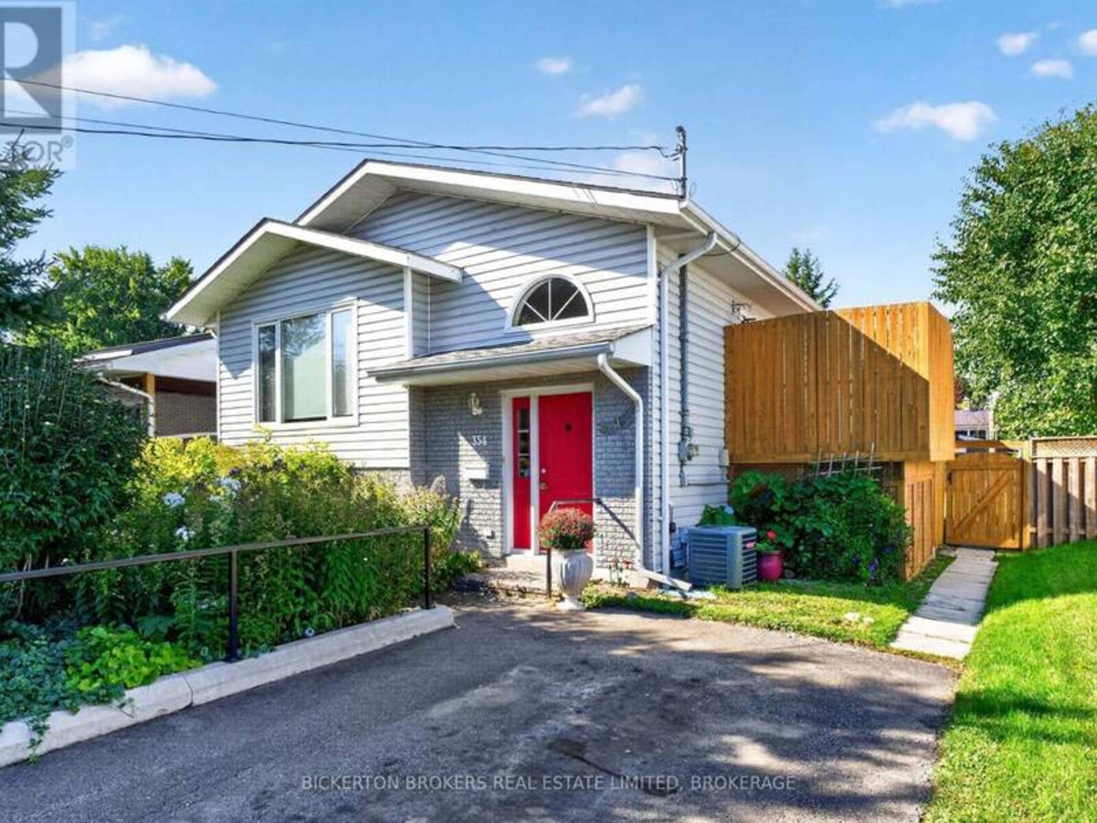 354 OAK STREET, Gananoque, Ontario K7G 2R6