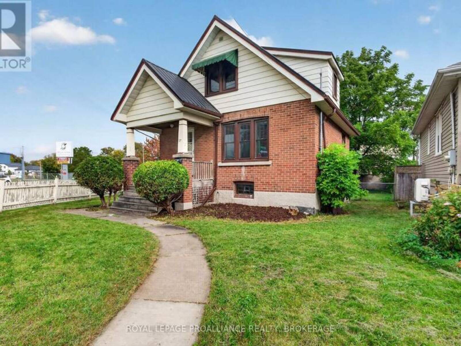 27 DRAYTON AVENUE, Kingston, Ontario K7K 4X5