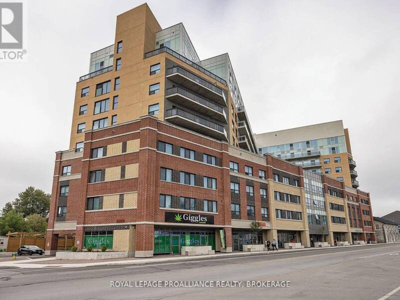 525 - 652 PRINCESS STREET, Kingston, Ontario K7L 1E5