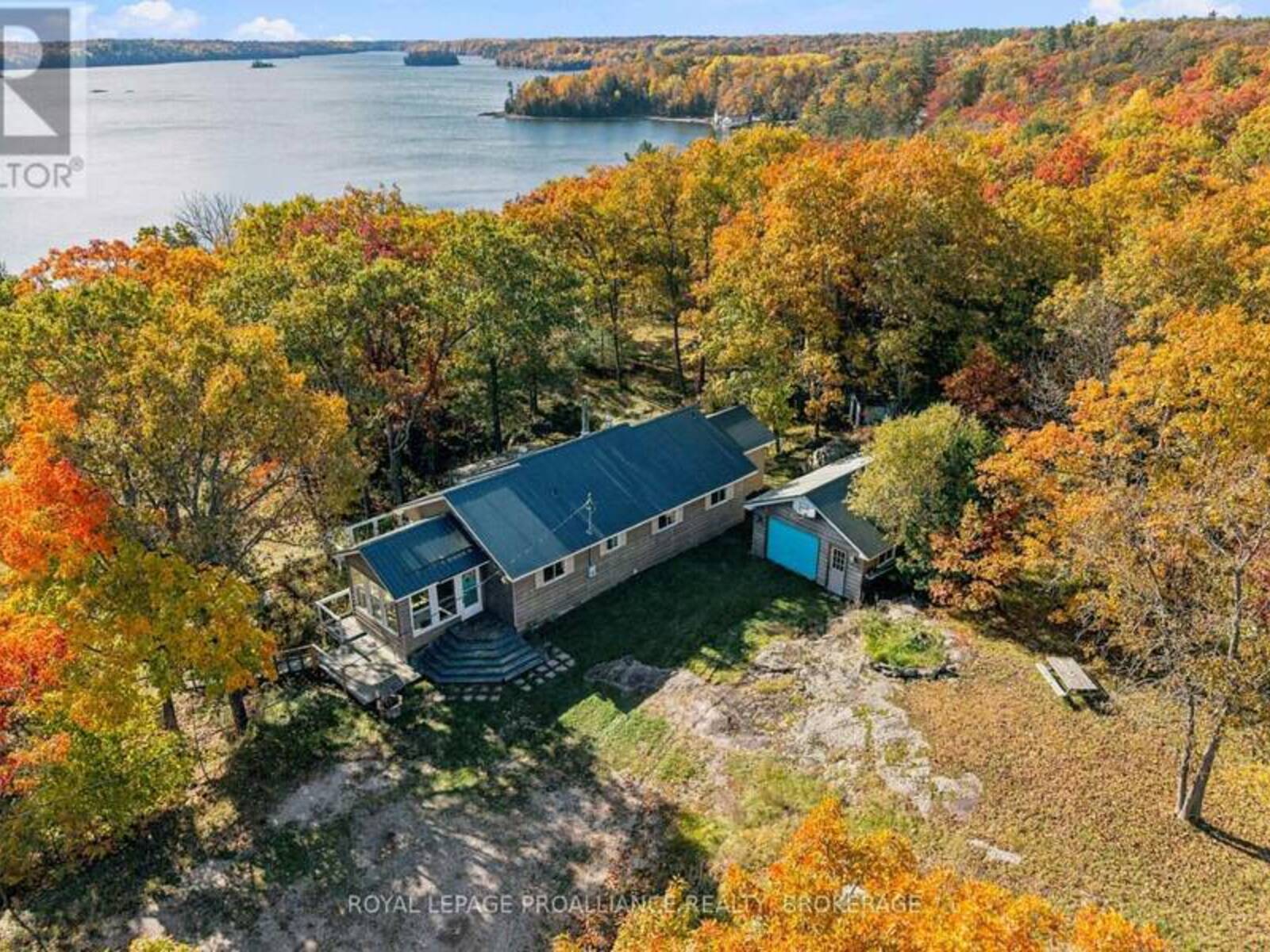 2089 CROW LAKE ROAD, South Frontenac, Ontario K0H 2V0