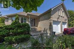 941 MALVERN TERRACE | Kingston Ontario | Slide Image Four