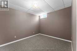 702 PARKSIDE CRESCENT | Kingston Ontario | Slide Image Thirty-two