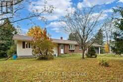 3112 CAMPBELL ROAD | South Frontenac Ontario | Slide Image Three