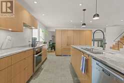 86 LAKESHORE BOULEVARD | Kingston Ontario | Slide Image Twelve