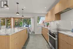 86 LAKESHORE BOULEVARD | Kingston Ontario | Slide Image Thirteen