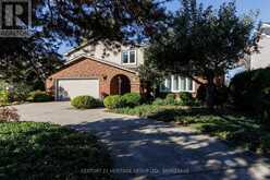 86 LAKESHORE BOULEVARD | Kingston Ontario | Slide Image Two