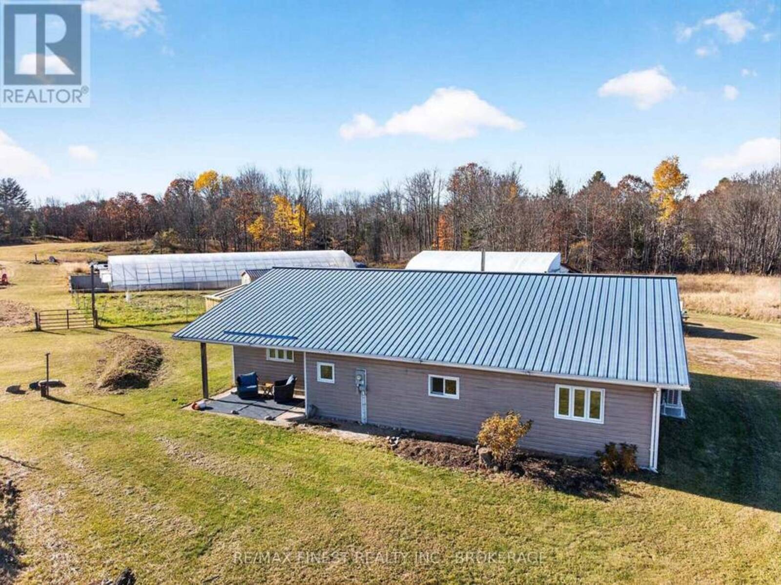 1786A CLARENDON ROAD, Tay Valley, Ontario K0H 2B0
