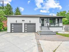 396 DENLOW Avenue Hamilton Ontario, L9C 6Z5